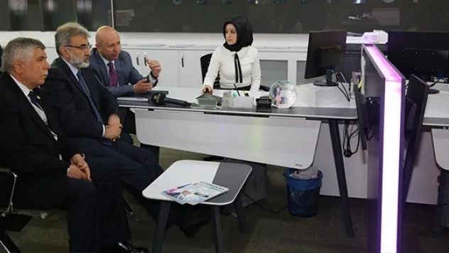 AK Parti Milletvekilleri Kocasinan Çözüm Merkezini ziyaret etti