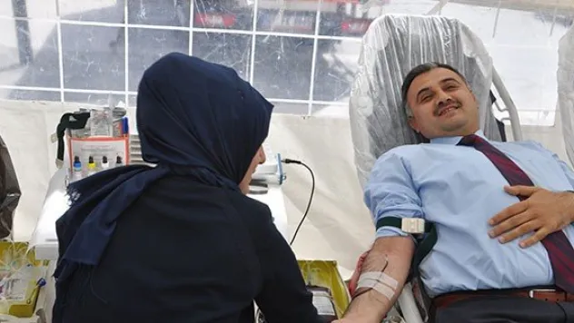 Başkan Cabbar'dan kan bağışı