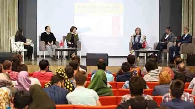 İş dünyasının önde gelenleri öğrencilerle buluştu