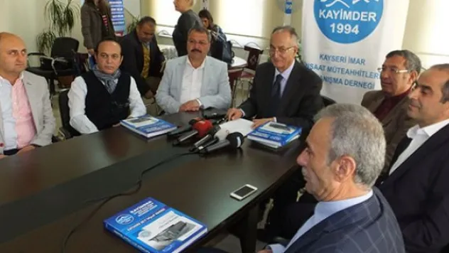 Müteahhitlik kanunu bir an önce çıkarılmalı