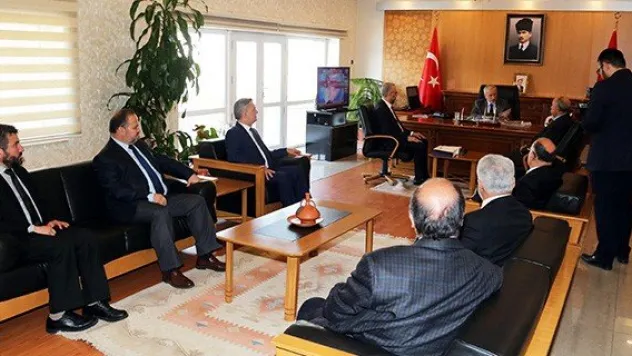 Peygamber efendimizin hepimize örnek olması gerek