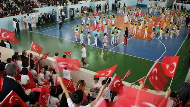 Tekden İlkokulu'nda 23 Nisan coşkusu