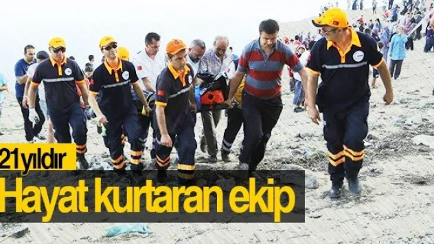 21 yıldır hayat kurtaran ekip