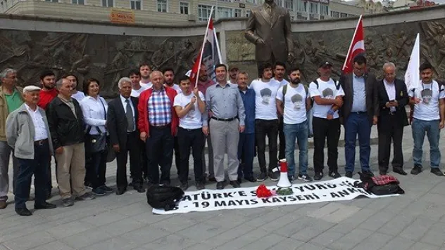 Atatürkçü gençler Ankara'ya yürüyor