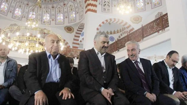 Gamze Postaağası Camii ibadete açıldı