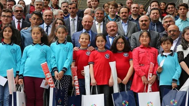 Kocasinan bilgi yarışmasında ödüller verildi