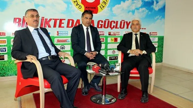 Merhum Gazeteci Yunus Bekir kabri başında anılacak