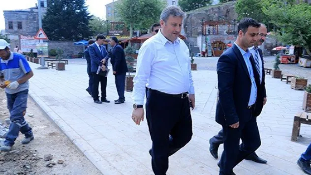 Talas'ta asfalt çalışmaları devam ediyor