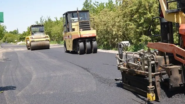 Hisarcık ile Hacılar arasında asfalt çalışması başladı
