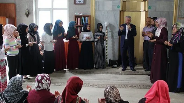 İşitme engelliler Kur'an'a geçti