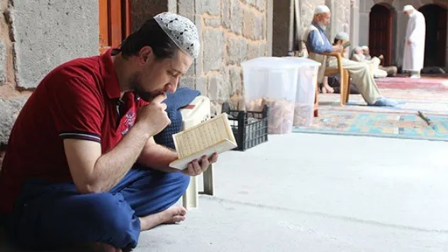 İtikafa girdiler, hayatla ilişiklerini kestiler