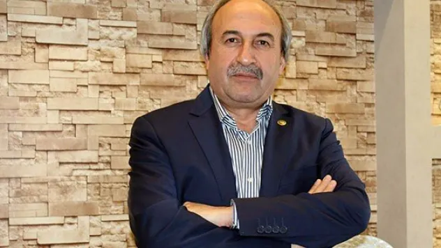 Memurlar kamu işçileri kadar tazminat ve emekli maaşı istiyor