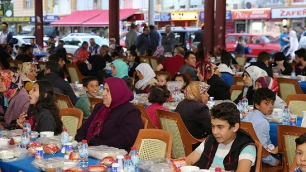 Osmanlı Mahallesi'nde Osmanlı sofrası