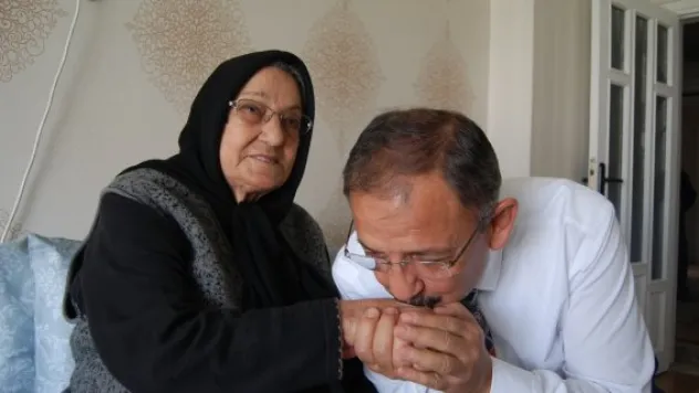 Özhaseki annesini kaybetti