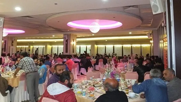 Patron ve çalışanlar iftarda buluştular