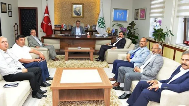 Şarkışla ve Gürçayır Belediye Başkanlarından Başkan Akay'a tebrik ziyareti