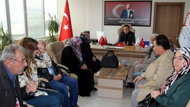 Şehitlerin tabloları ailelerine teslim edildi