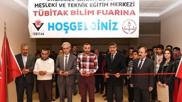 'TÜBİTAK 4006 Bilim Fuarı' açıldı