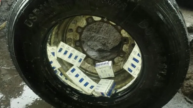 Yedek lastikten kaçak sigara çıktı