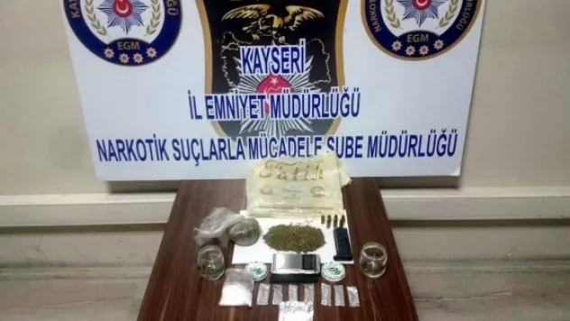 78 gram bonzai ele geçirildi