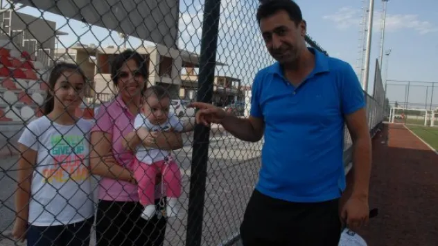 Eşine destek vermek için 310 kilometre yol geldi