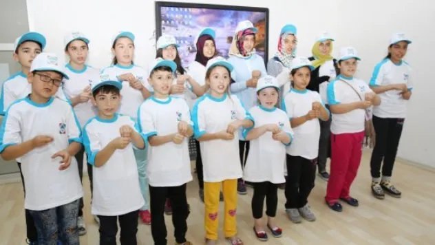 İşaret dili kurslarına yoğun ilgi