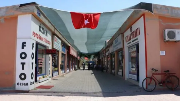 Sıcaktan bunalan esnaftan 200 metrelik branda