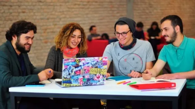 AGÜ'ye Doktora Bursu başvuruları başladı