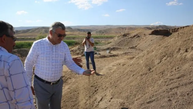 Başkan Çelik, Sarıoğlan da incelemelerde bulundu