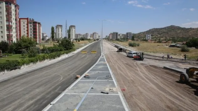 Taha Carım Bulvarı 4. Etapta asfaltlama çalışması