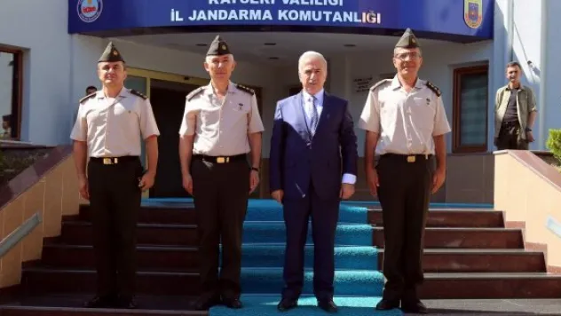 Vali Kamçı'dan İl Jandarma Komutanlığına ziyaret