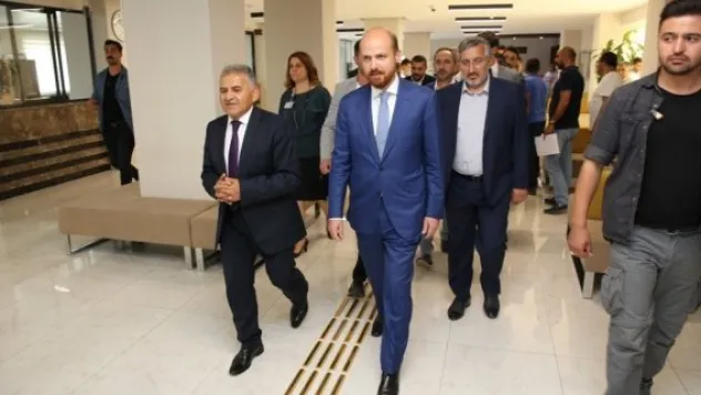 Bilal Erdoğan Melikgazi İletişim Merkezi'ni gezdi