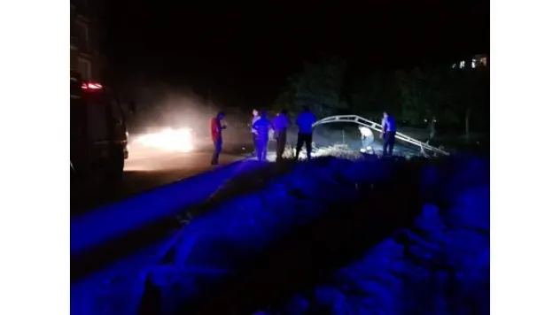 Develi'de şiddetli rüzgar çatı uçurdu