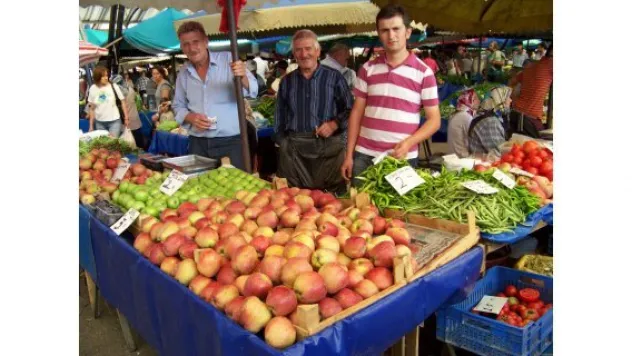 Enflasyon yeniden çift haneye çıktı