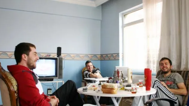 Öğrenci evinin vazgeçilmezleri: Bilgisayar ve su ısıtıcısı