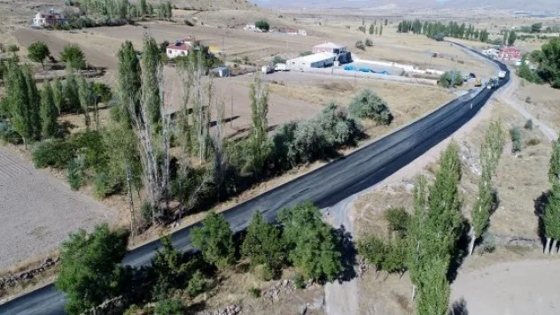 Ardıç Mahallesine 2 bin ton asfalt hizmeti