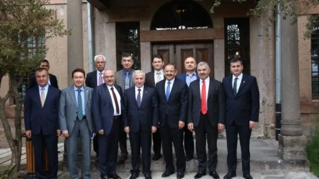 Başkan Çelik Talas Gençlik Merkezini ziyaret etti