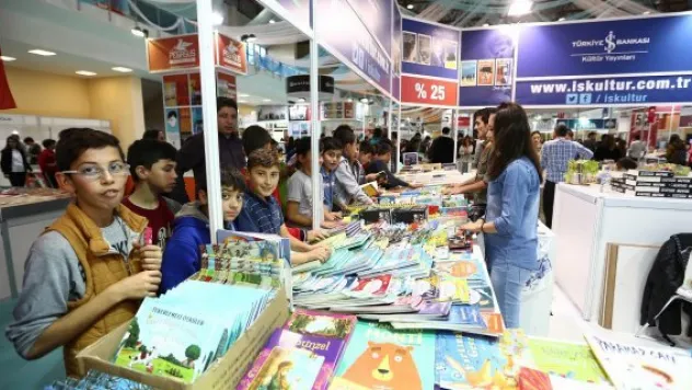 Kitap Fuarı'na 4 günde 220 bin ziyaretçi