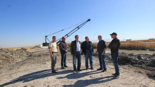 Sultan Sazlığında su kanalları temizlendi