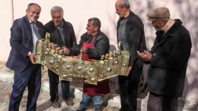 Başkan Öztürk'ten Kandil hediyesi