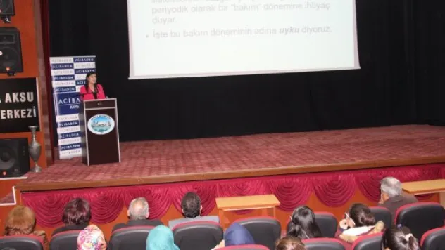 Develi'de uyku bozukluğu semineri