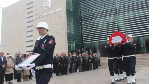 Eski vali yardımcısı son yolculuğuna uğurlandı