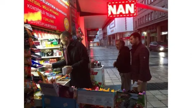 Esnafın sabah siftahı Ülkü Ocakları'ndan