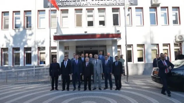 Vali Kamçı, Tarım ve Hayvancılık İl Müdürlüğü'nü ziyaret etti
