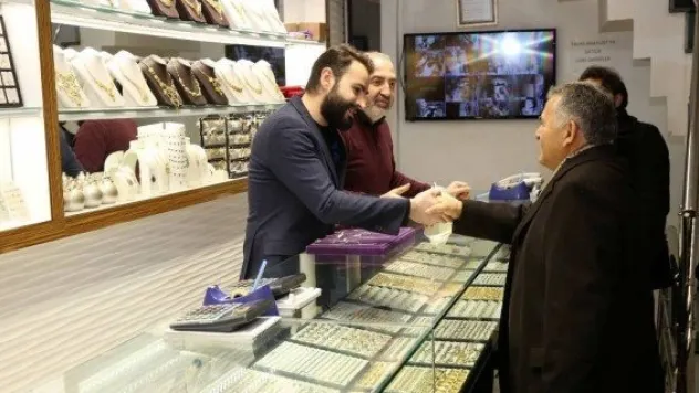 Başkan Büyükkılıç'tan esnaf ziyareti
