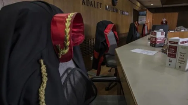 FETÖ sanığı 14 isim verdi, cezası 7 yıldan 3 yıla düştü