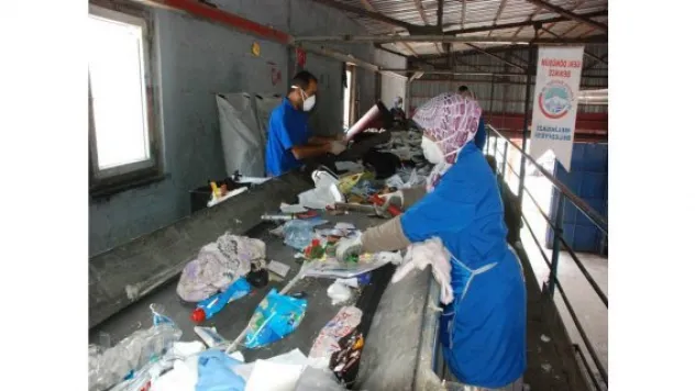 Melikgazi'de ayrıştırılmış çöp toplanıyor