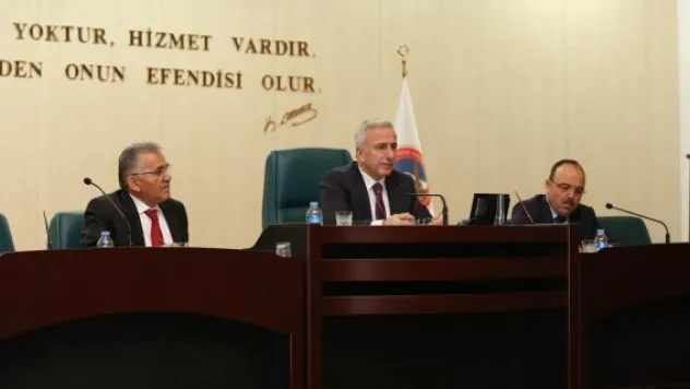 Vali Kamçı muhtarlarla buluştu