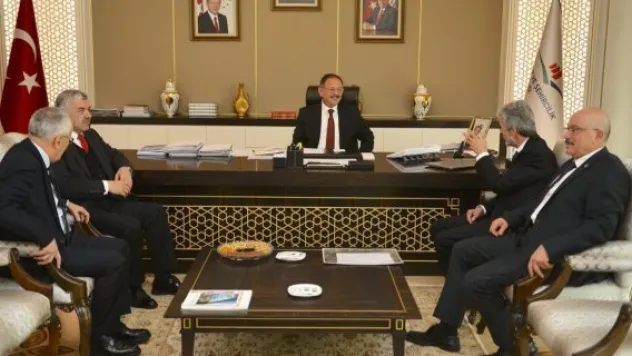 Bakan Özhaseki, büyükşehir başkanlarını ağırladı