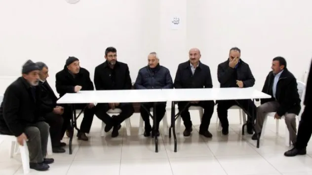 Başkan Karayol vatandaşları dinliyor